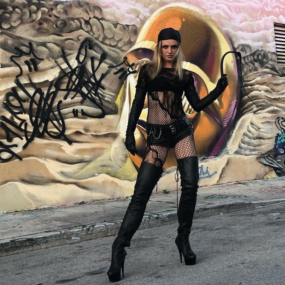 19P goddess Tracy