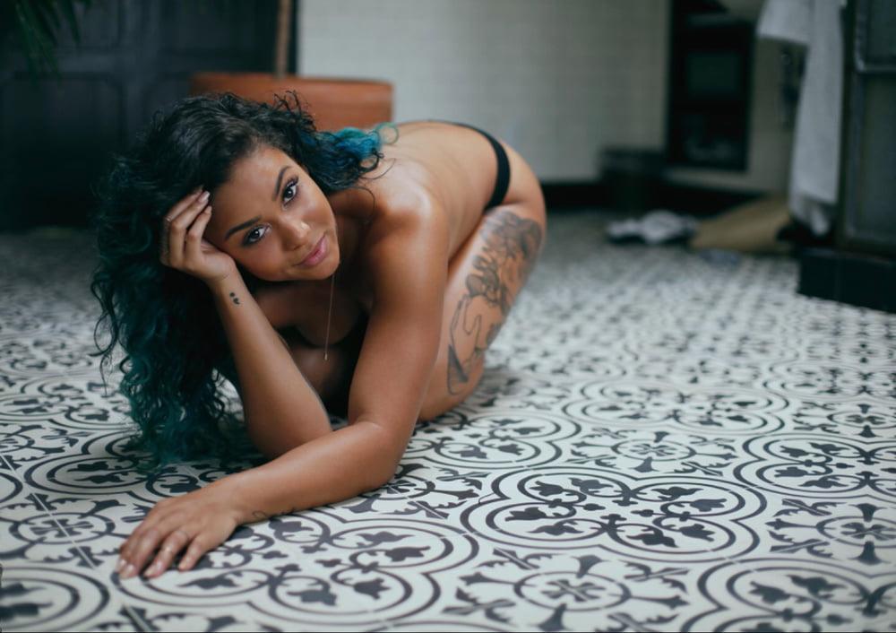 18P Sexy Ass Lightskin Freaky Bitch