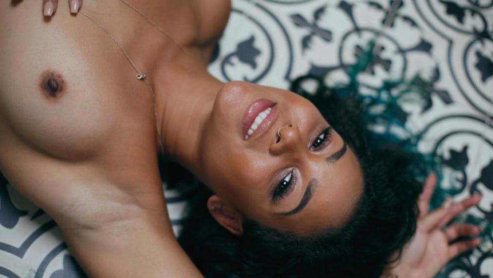 18P Sexy Ass Lightskin Freaky Bitch