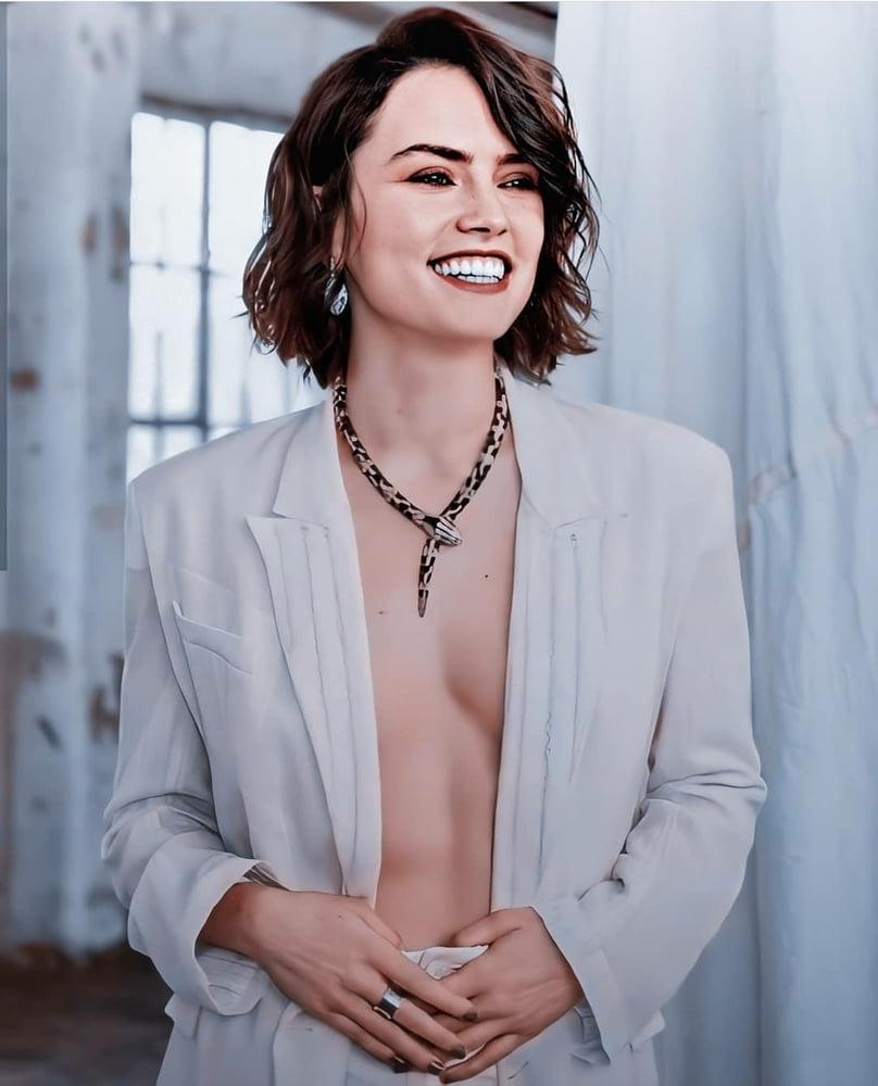 14P Daisy Ridley is so fucking cute