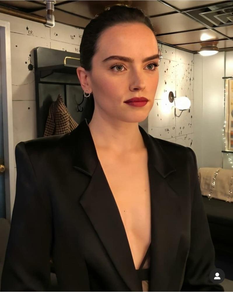 14P Daisy Ridley is so fucking cute