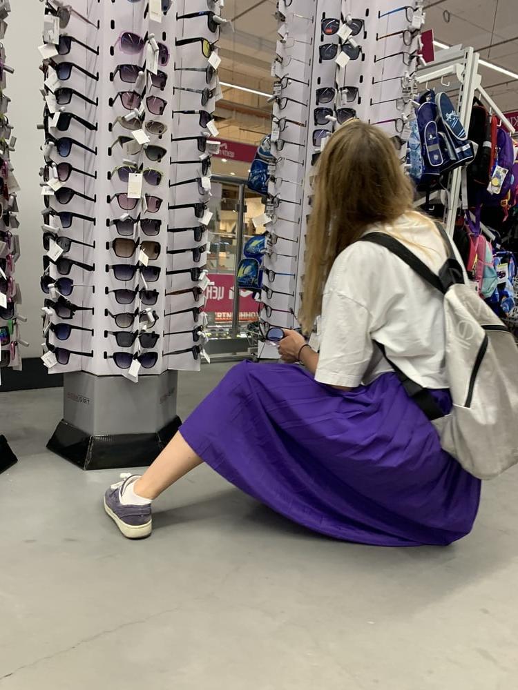 18P Crazy bitch upskirt