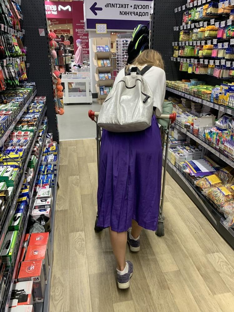 18P Crazy bitch upskirt