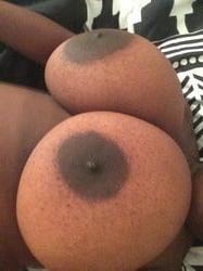 25P Big Black Tits Selfie