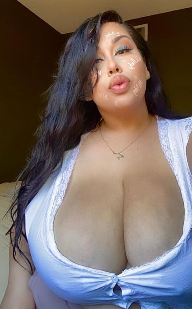 25P Busty Chubby Latina