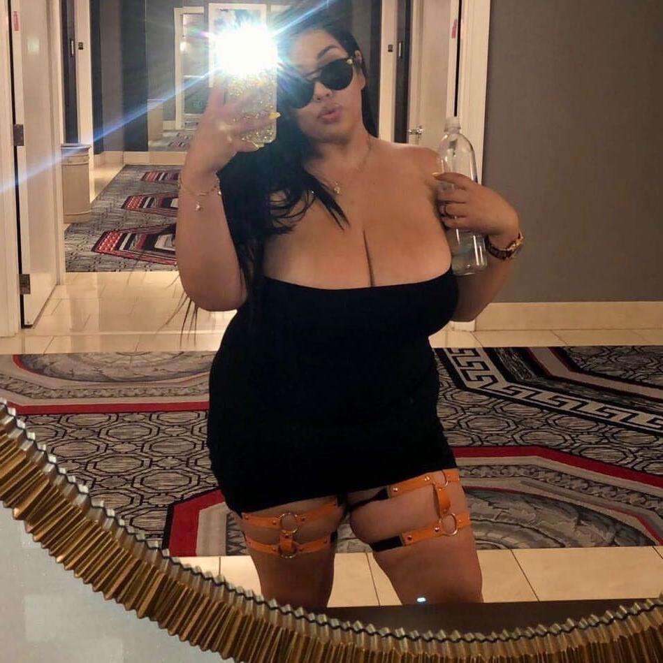 25P Busty Chubby Latina