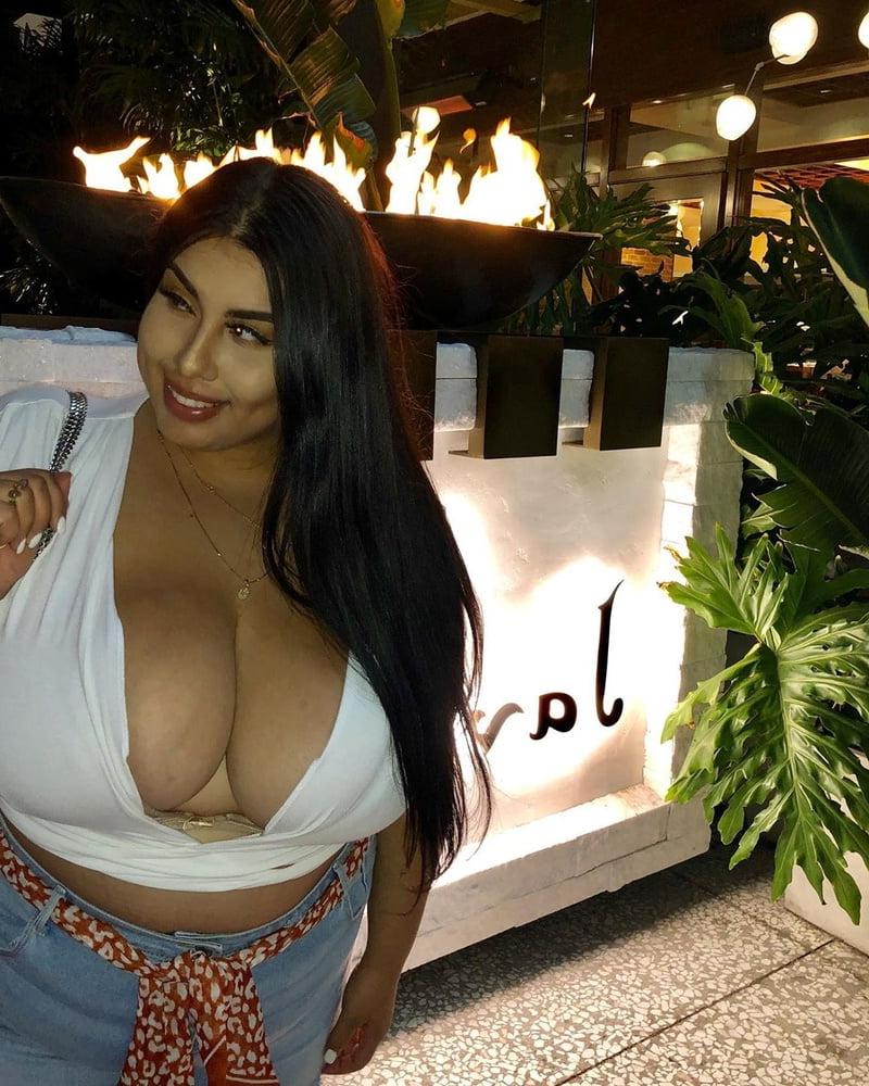 25P Busty Chubby Latina