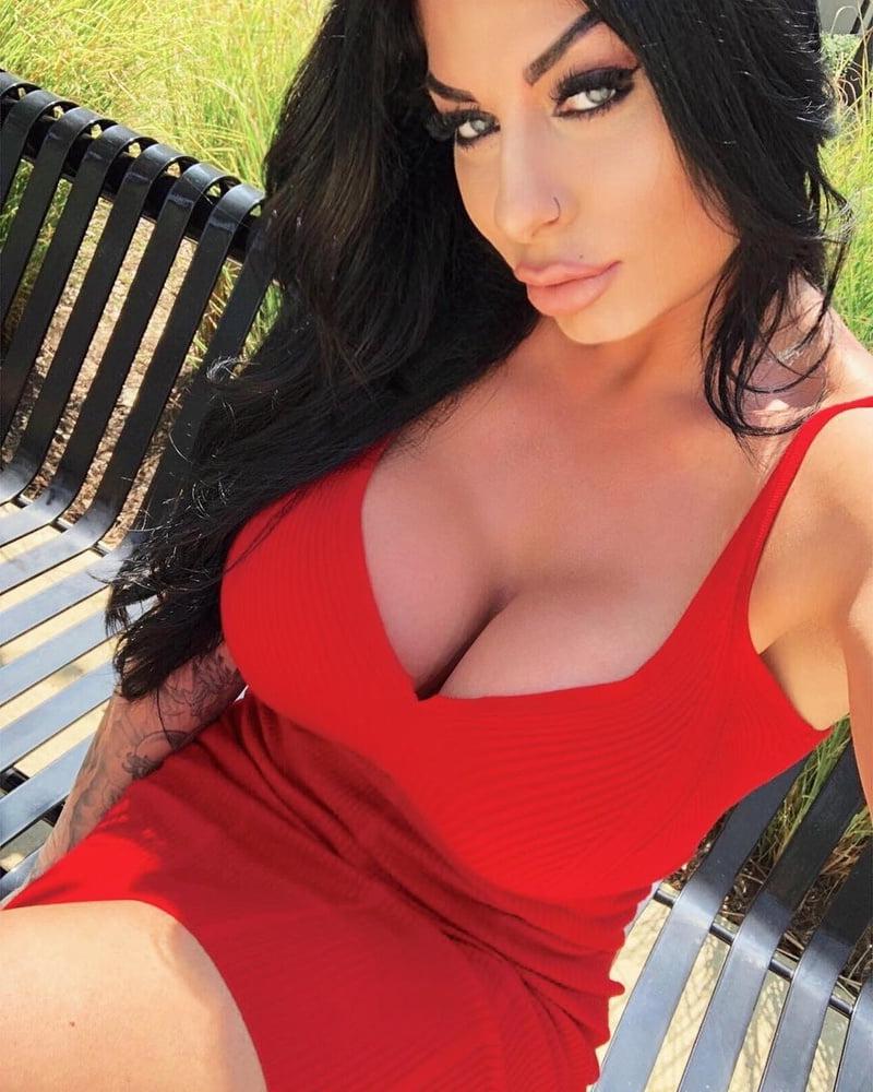 25P L.N-Horny Goddess