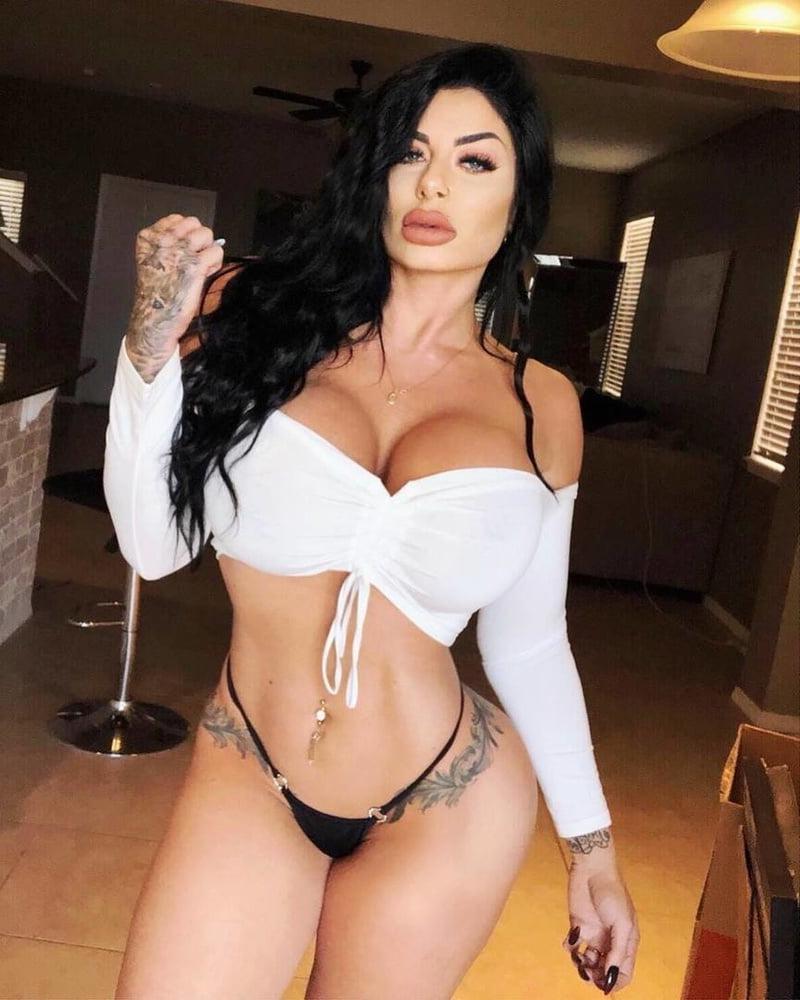 25P L.N-Horny Goddess
