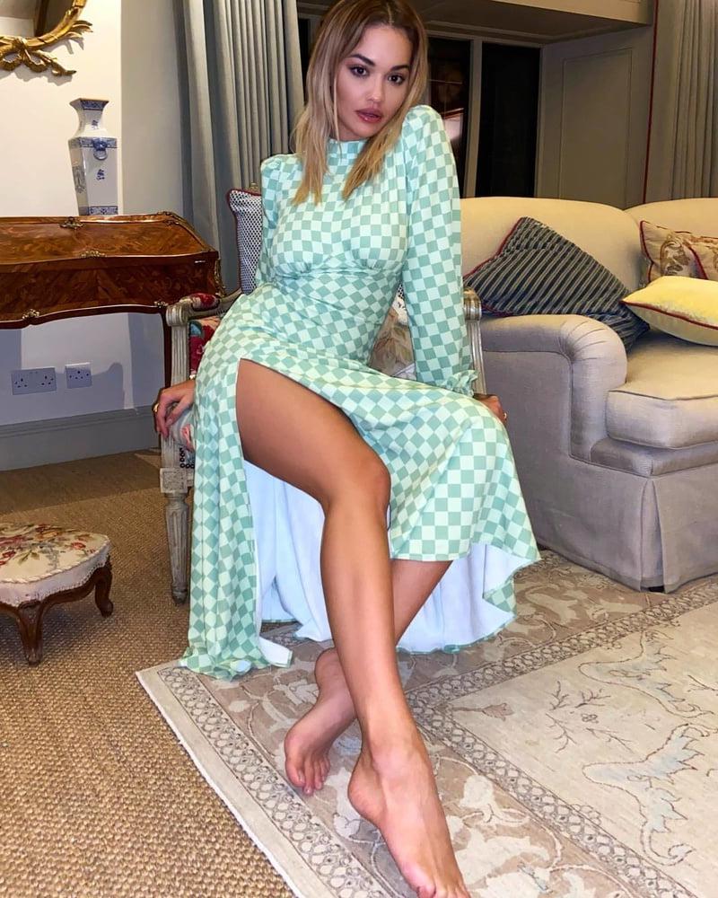 22P Rita Ora's feet mmmmmm