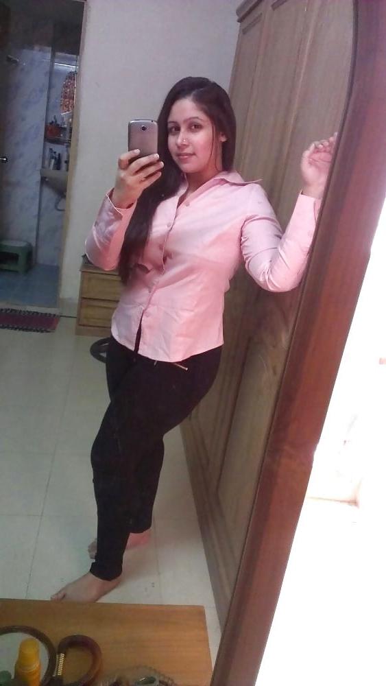15P Desi Chubby Delhi Girl Show Nude #7