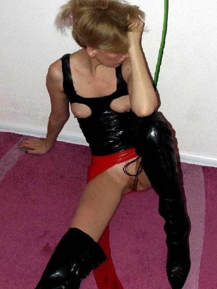 21P LatexHerrin Ina Nr 27 Dominanz fuer Damen Ibiza Spanien