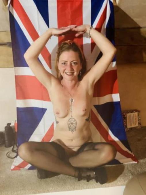 19P SDRUWS2 - SKINNY MATURE BRITISH PIN UP I'D LOVE TO FUCK