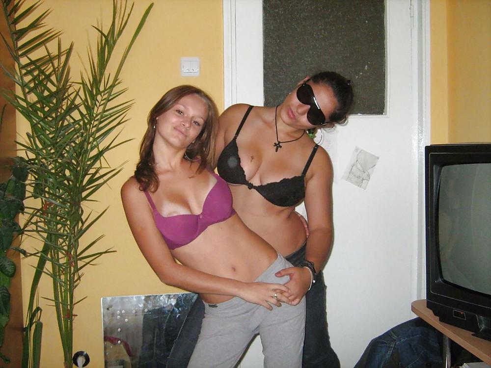 25P Real Girlfriends - Two Sexy Teenies