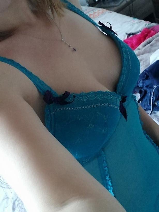 21P CORLINE 32 Y FRENCH BITCH FROM CLERMONT FERRANT