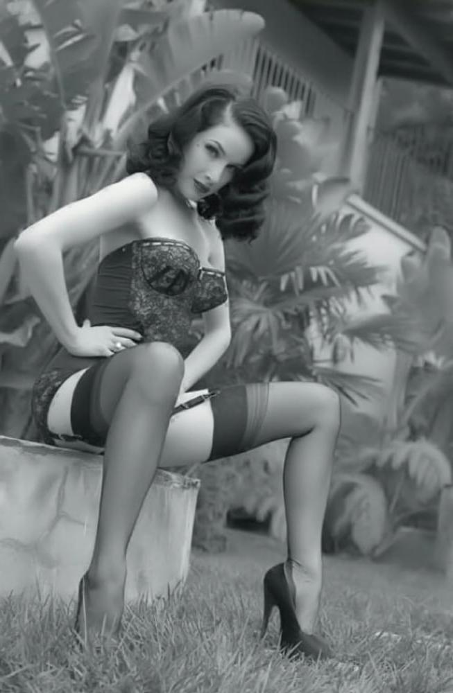 25P Artistic black &amp; whites 5