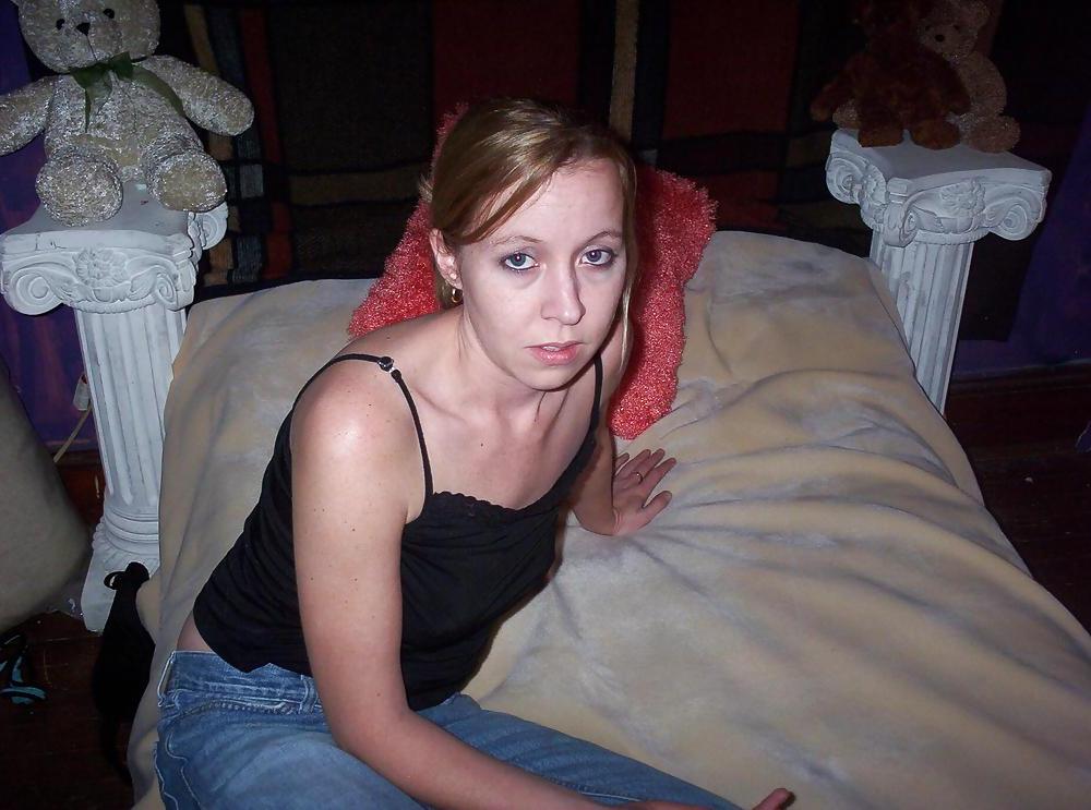25P DILDO PLAYING