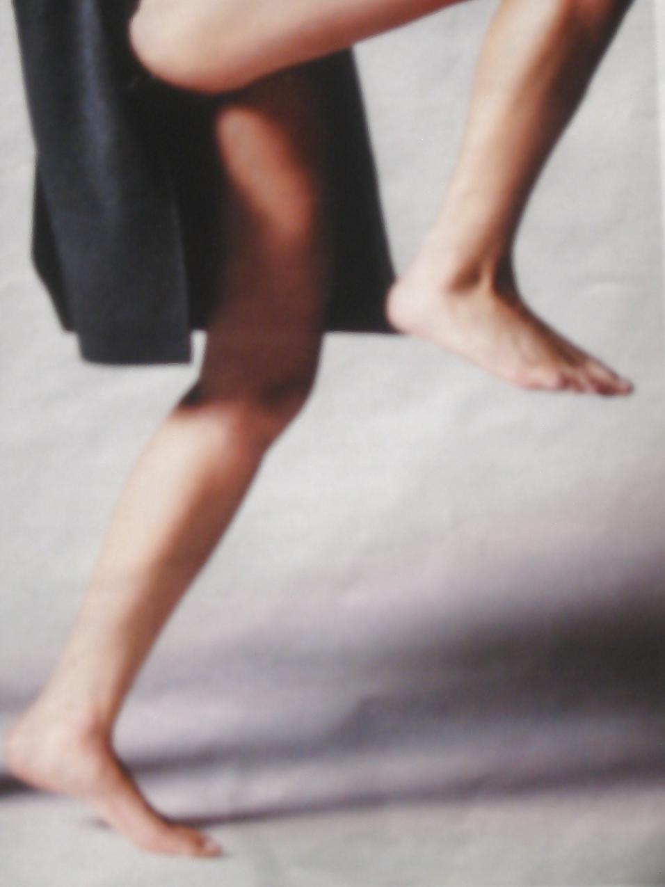 15P Nude female feet I found