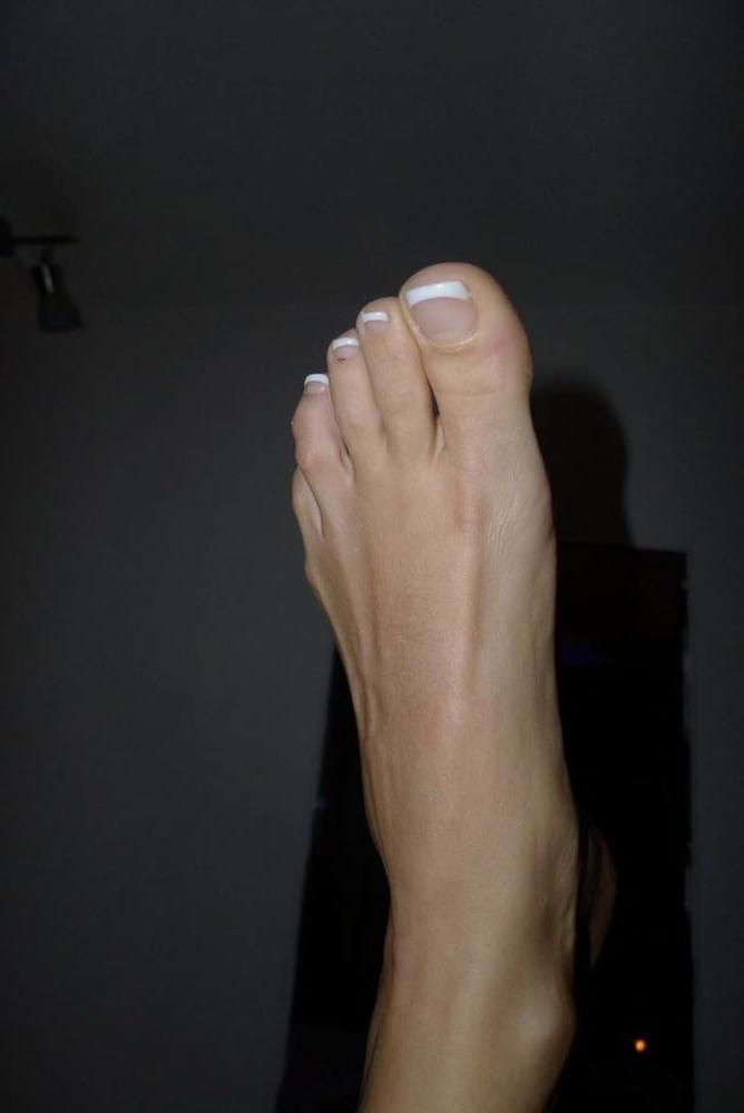 25P feet and nylon 24