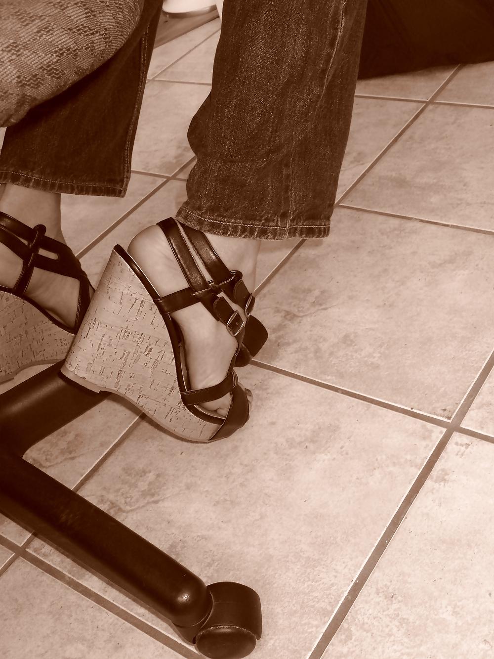 20P Girls feet in wedges heels