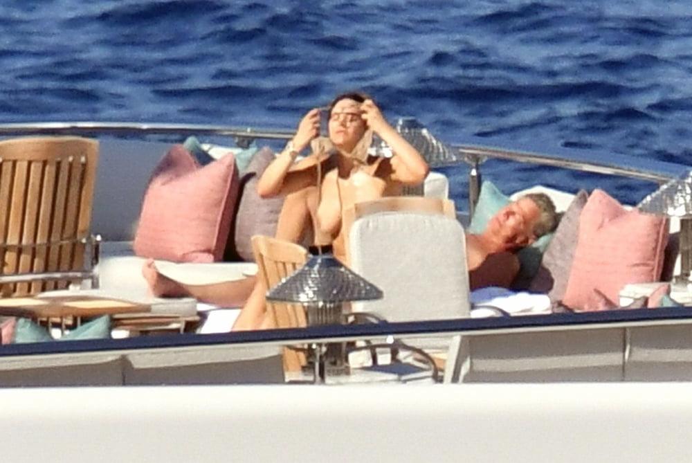 19P Katharine McPhee topless Capri jul 2019