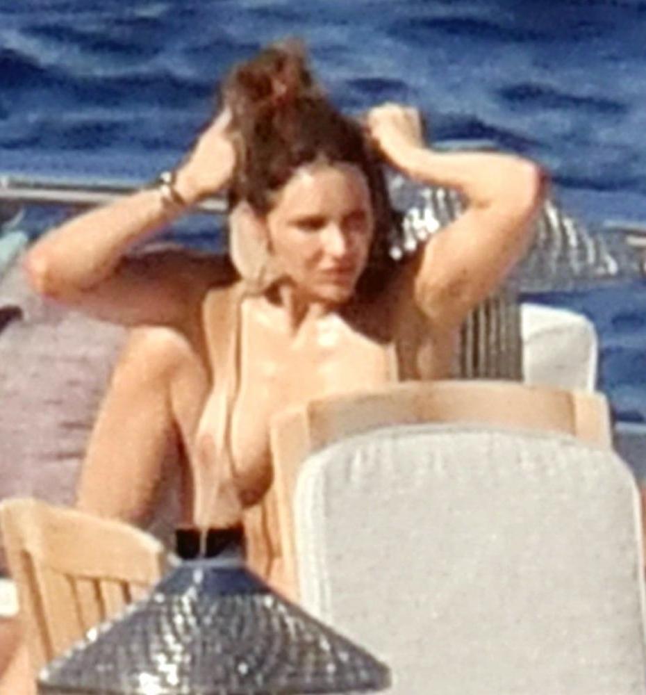 19P Katharine McPhee topless Capri jul 2019