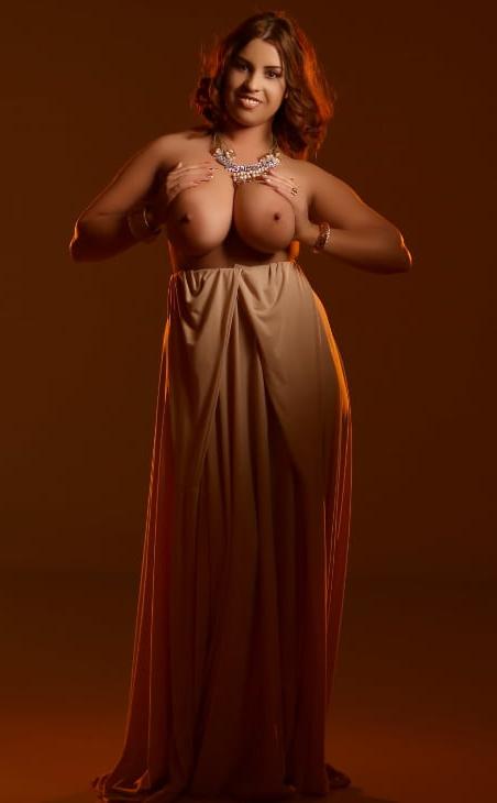 25P SDRUWS2 - BUSTY HOT CHUBBY WEBCAM MODEL GIZELLE.