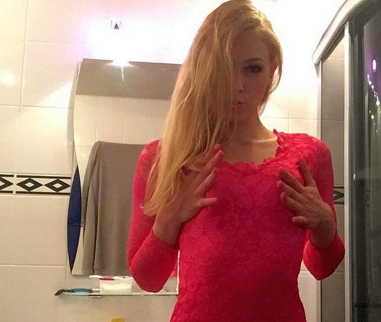21P Hot Bitch Elise #2