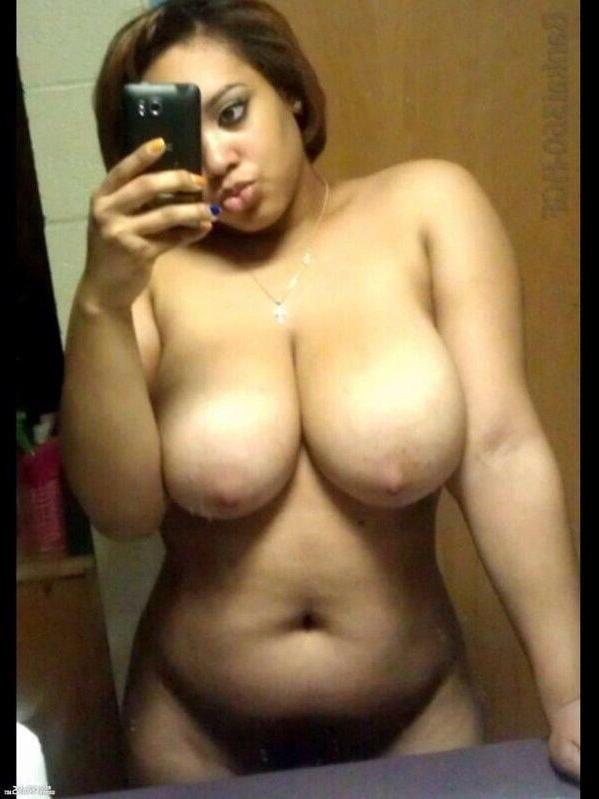 24P THIS BITCH TAKING A SELFIE V6