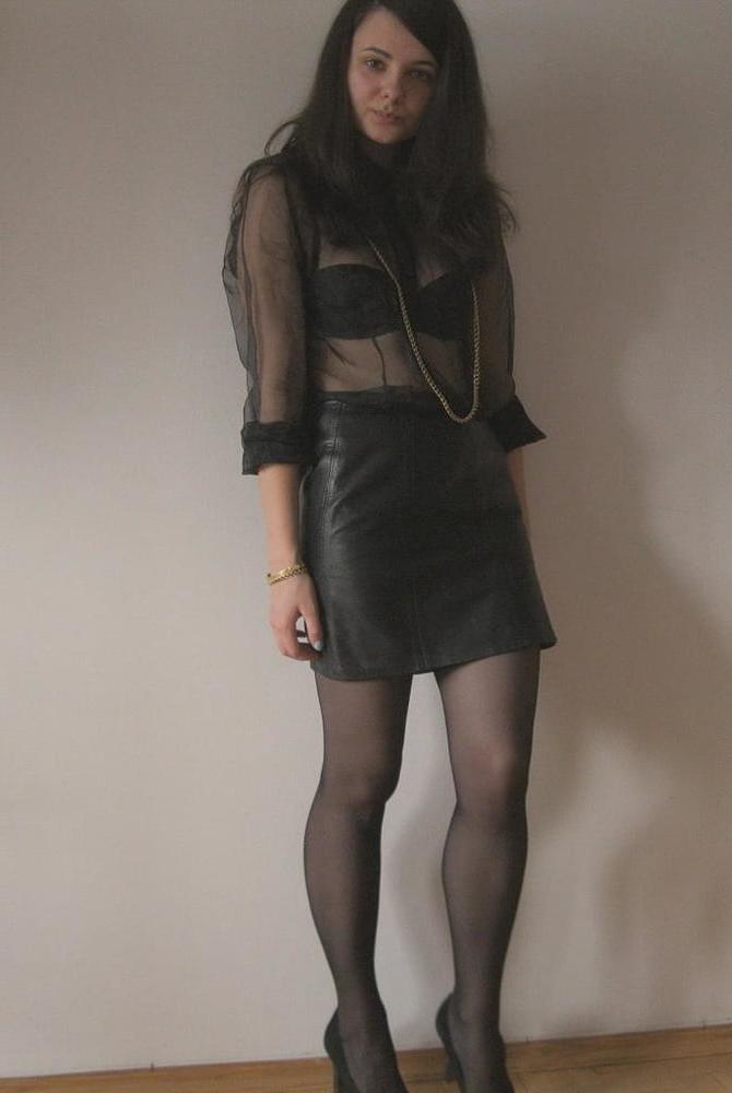 25P Legs, Feet &amp; Stockings 83