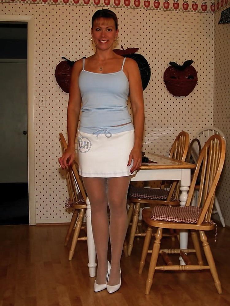 25P Legs, Feet &amp; Stockings 83