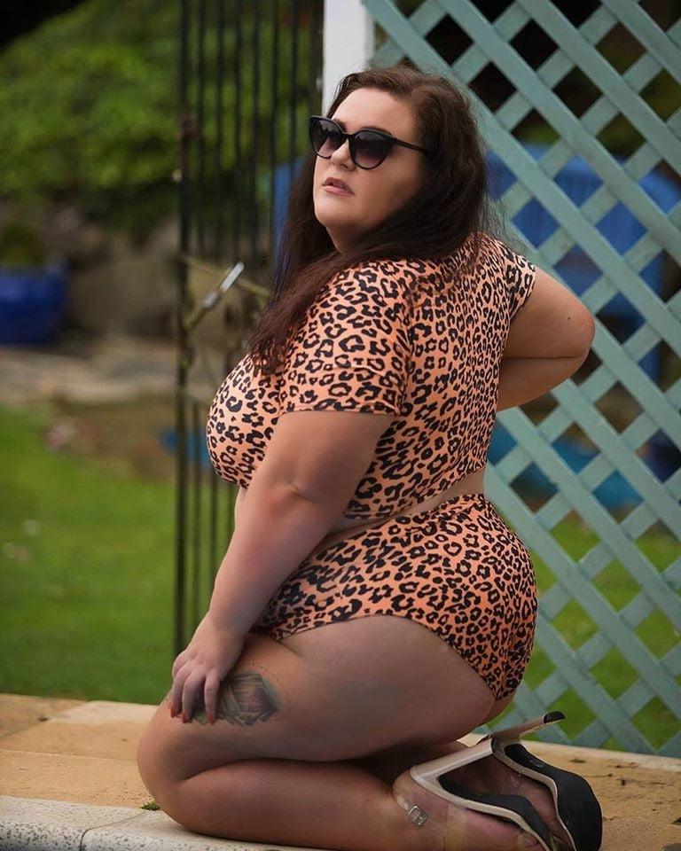 7P Fat White Bitch