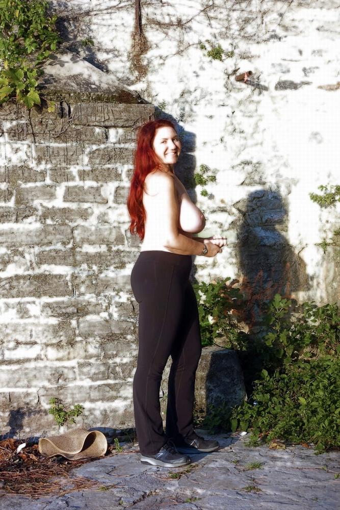 25P Topless 259