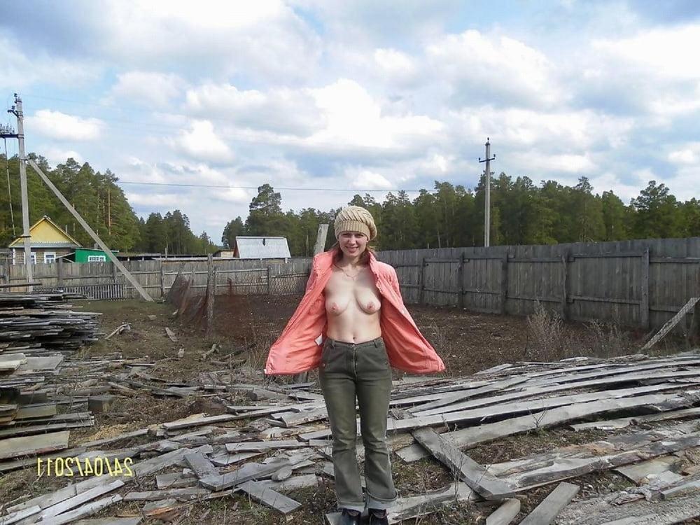 25P Topless 259
