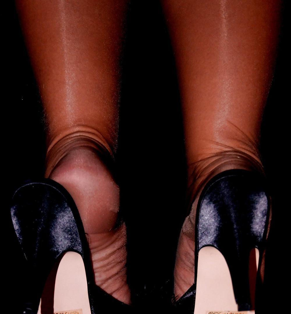 25P Mature feet in high heels