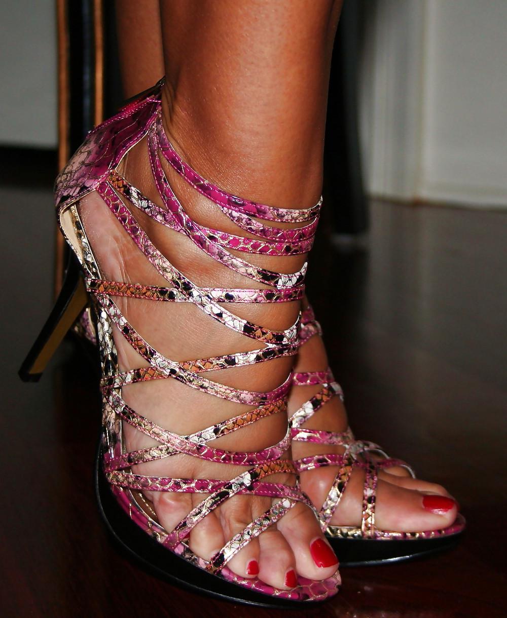 25P Mature feet in high heels