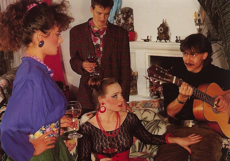 25P classic magazine #886 - intimate party