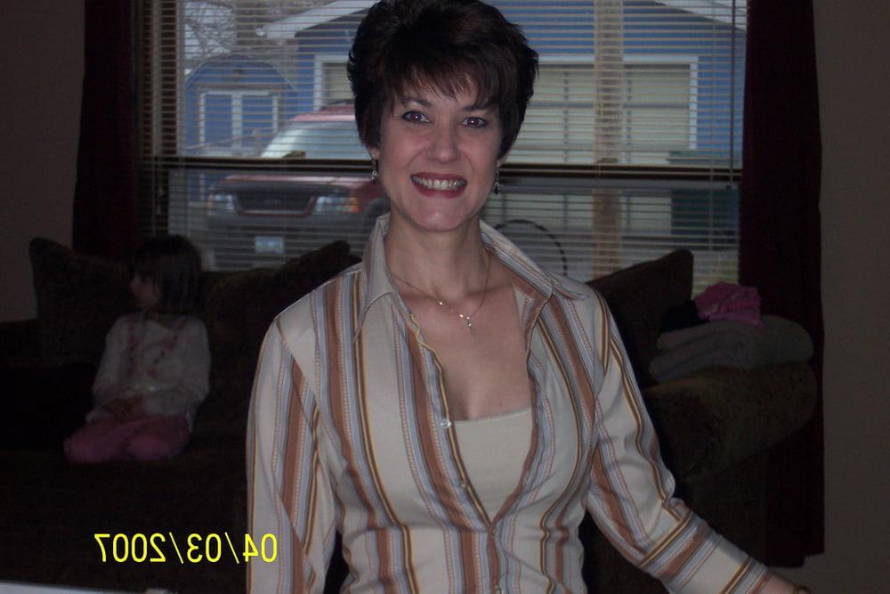 25P 3. NY hairdresser poses, Amy