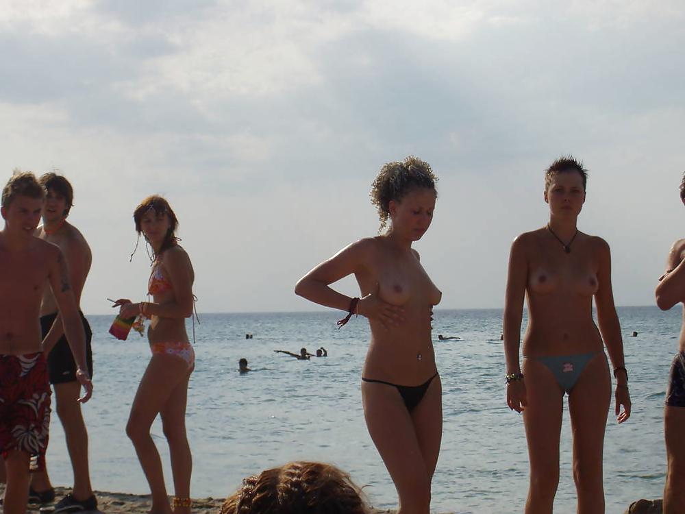 11P Topless!!