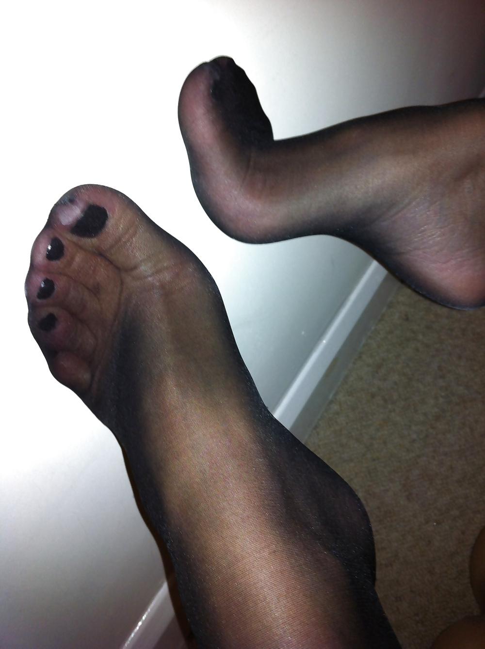 25P Tits,pussy,feet,ass n holdups hubba hubba :)