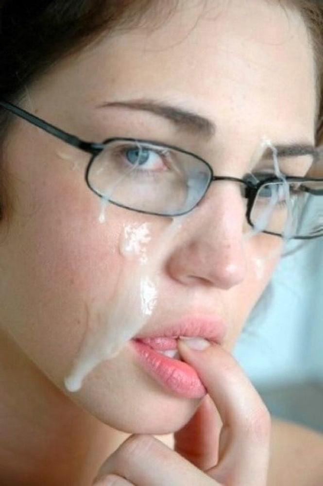 23P Women Wearing Glasses Facials 006