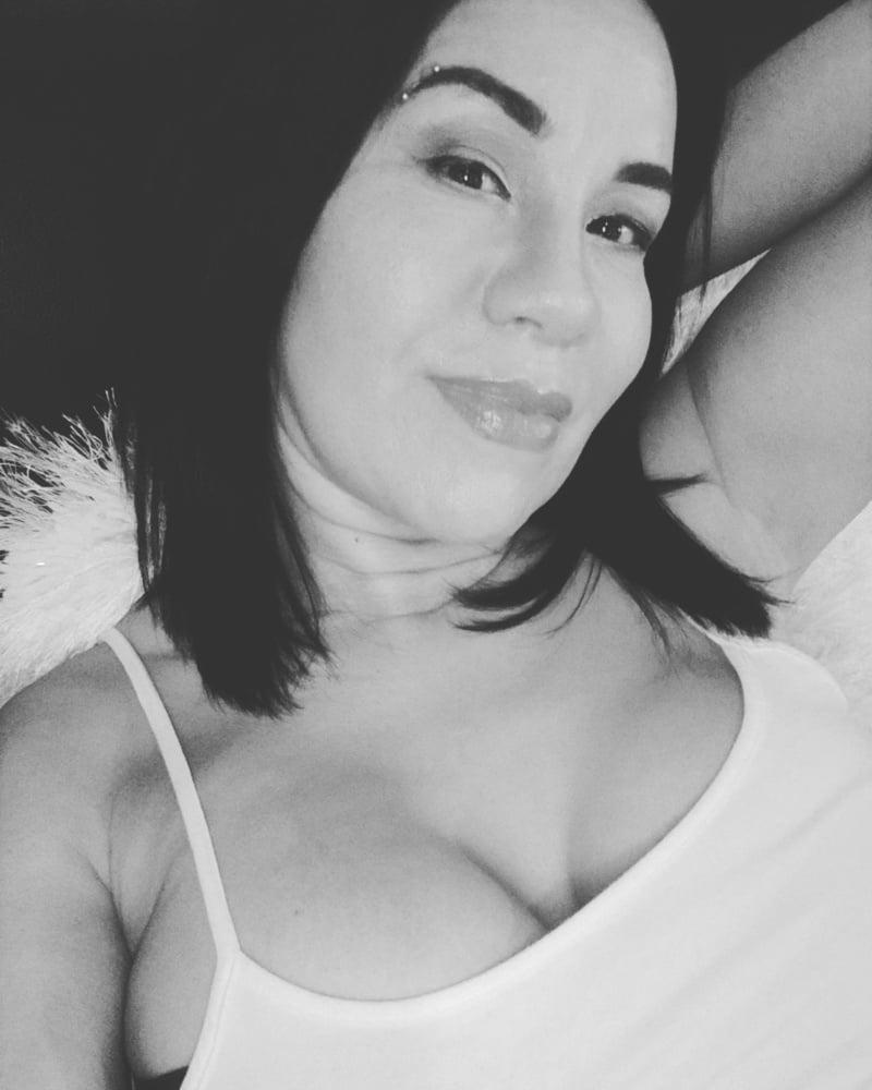 25P Latina Milf Queen Rouge Pt 3