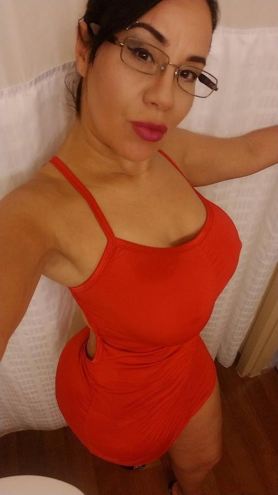 25P Latina Milf Queen Rouge Pt 3