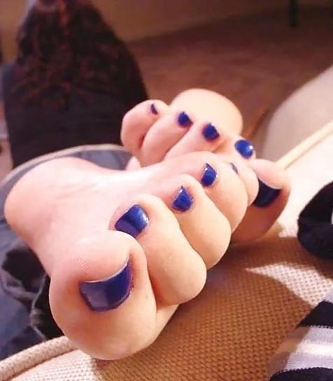 25P sexy feet