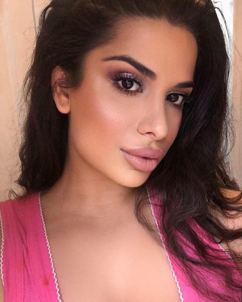 25P Latina Goddess 18