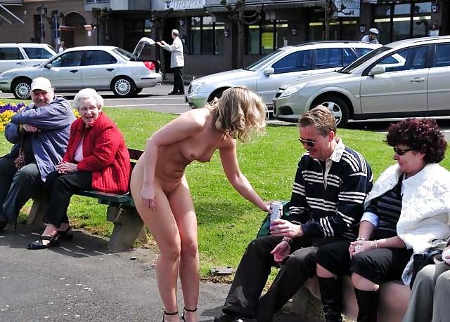 25P GIRLS NAKED IN PUBLIC