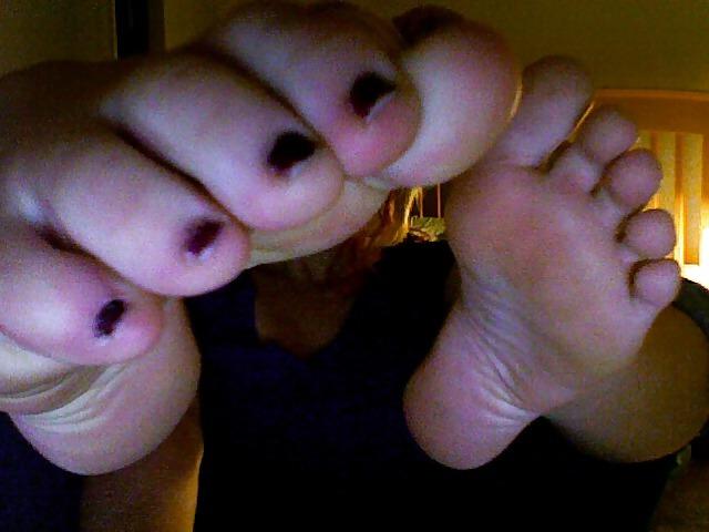 25P Teen Sexy Feet