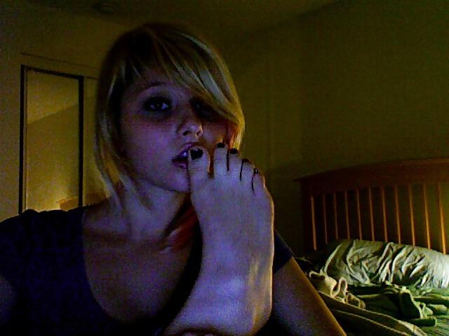 25P Teen Sexy Feet