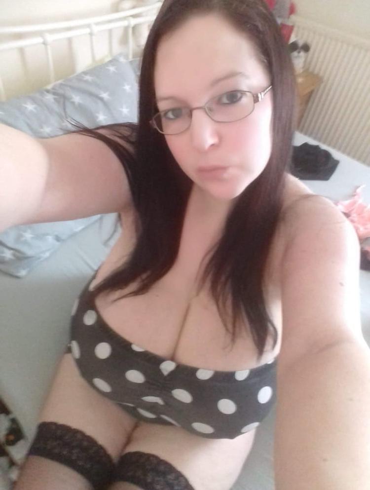 20P Big Tit Amateur #32 (Monster Hangers)