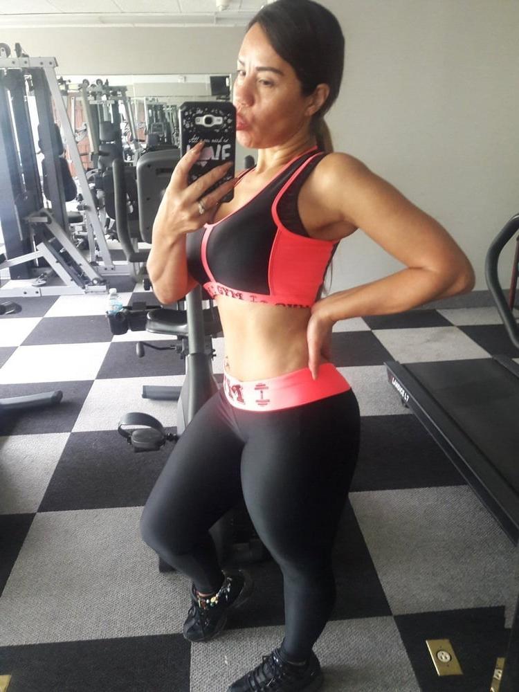 25P Latina Milf Queen Rouge Pt 2